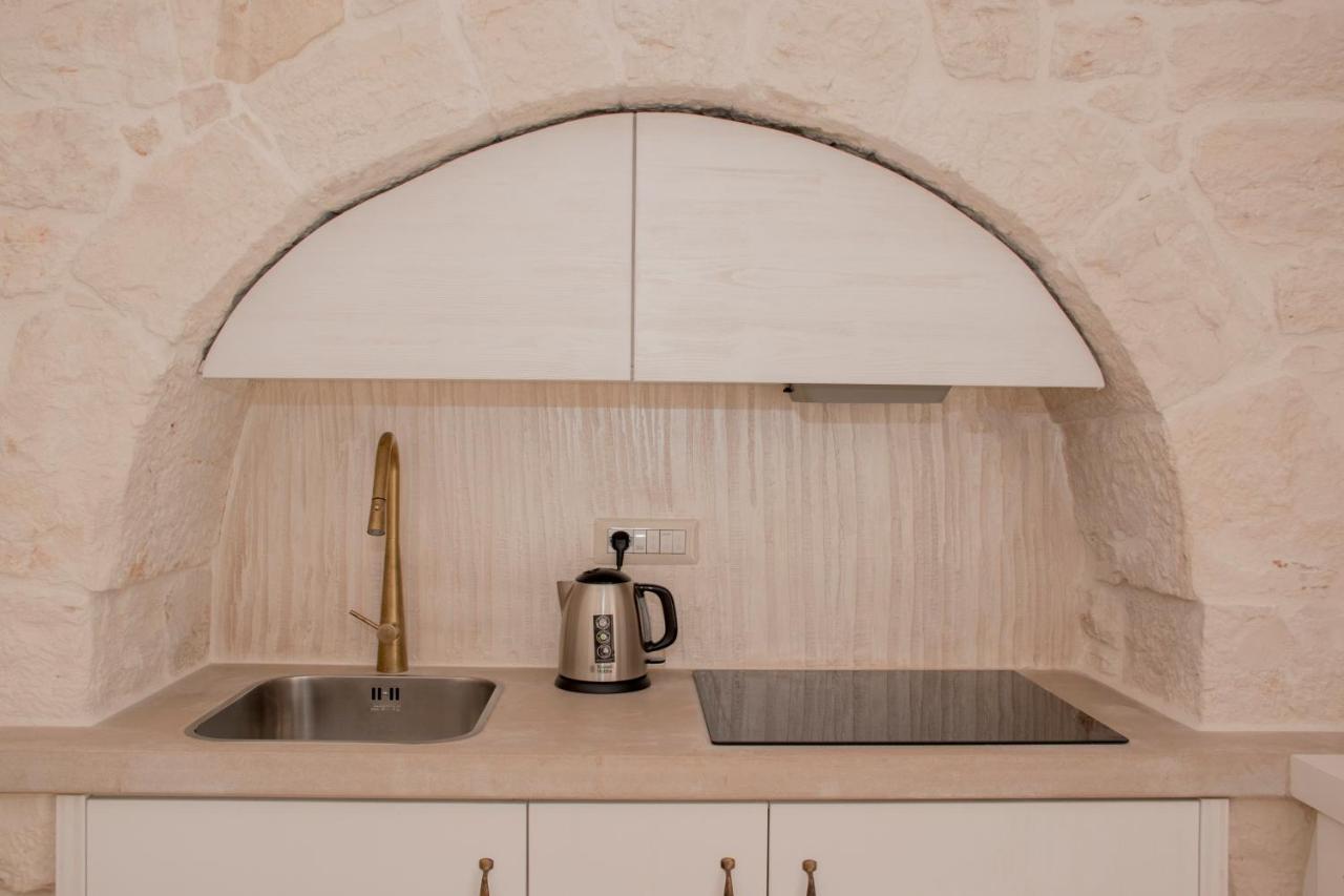 Trullo Cinquenoci Suite Locorotondo Dış mekan fotoğraf