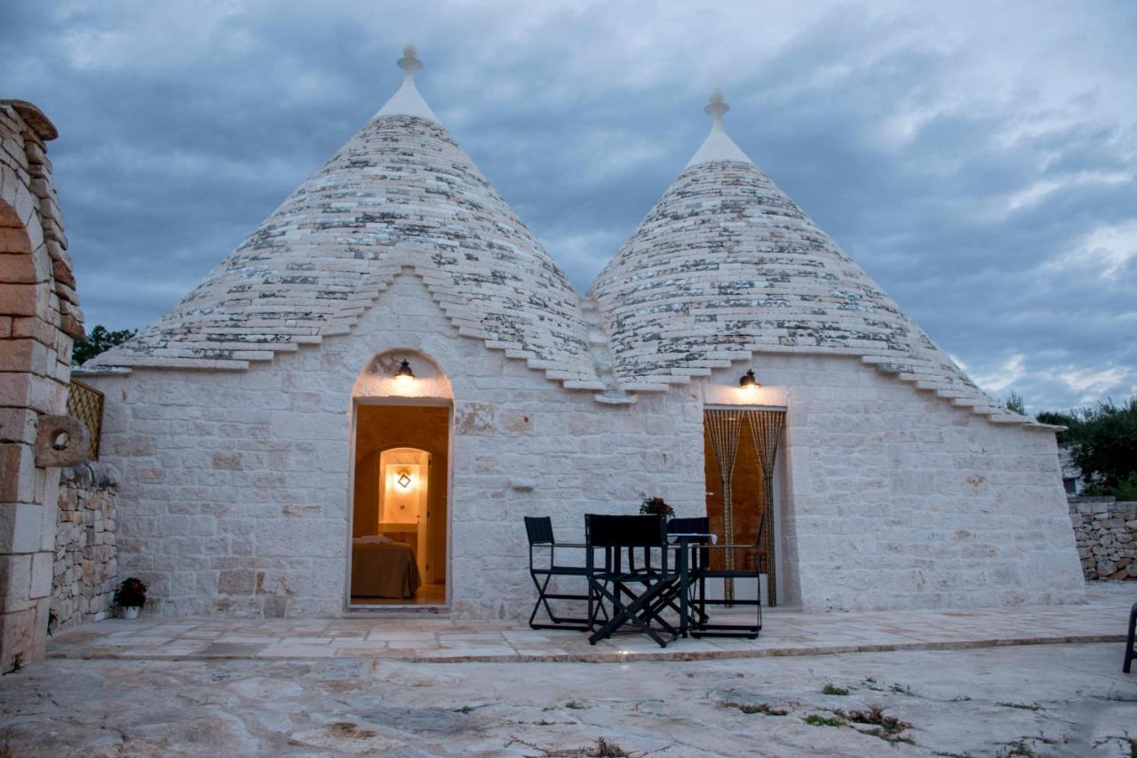 Trullo Cinquenoci Suite Locorotondo Dış mekan fotoğraf
