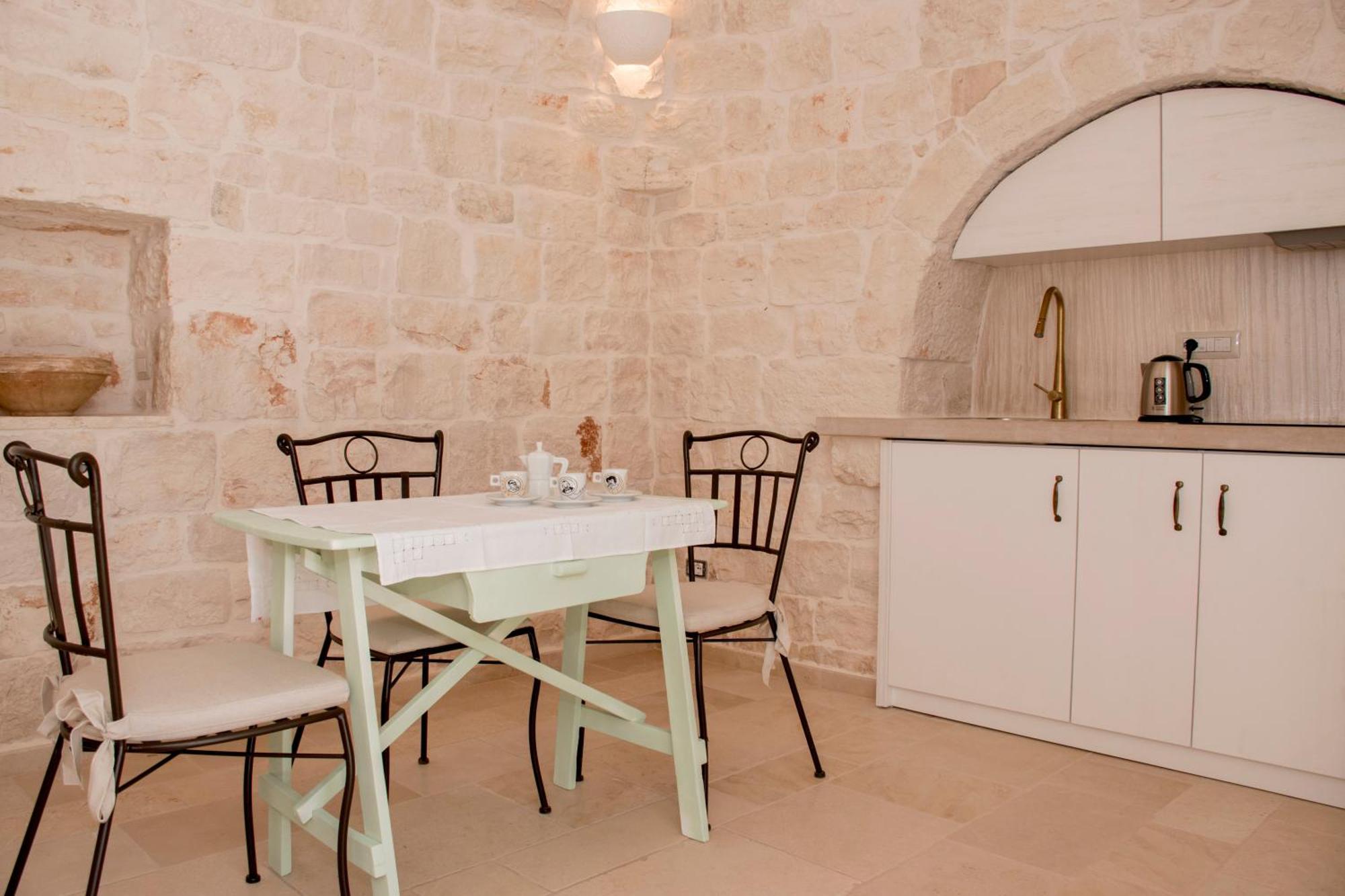 Trullo Cinquenoci Suite Locorotondo Dış mekan fotoğraf