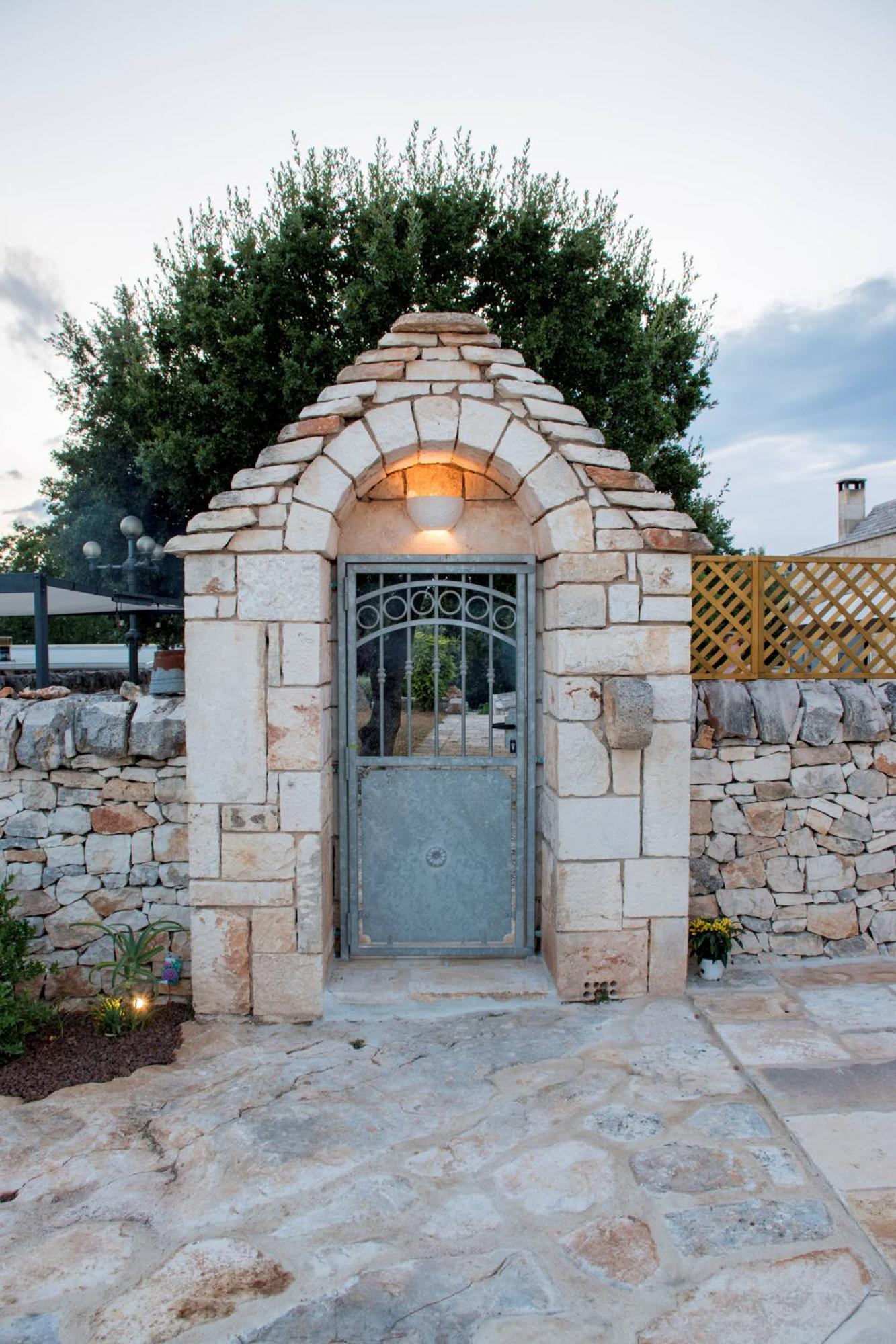 Trullo Cinquenoci Suite Locorotondo Dış mekan fotoğraf