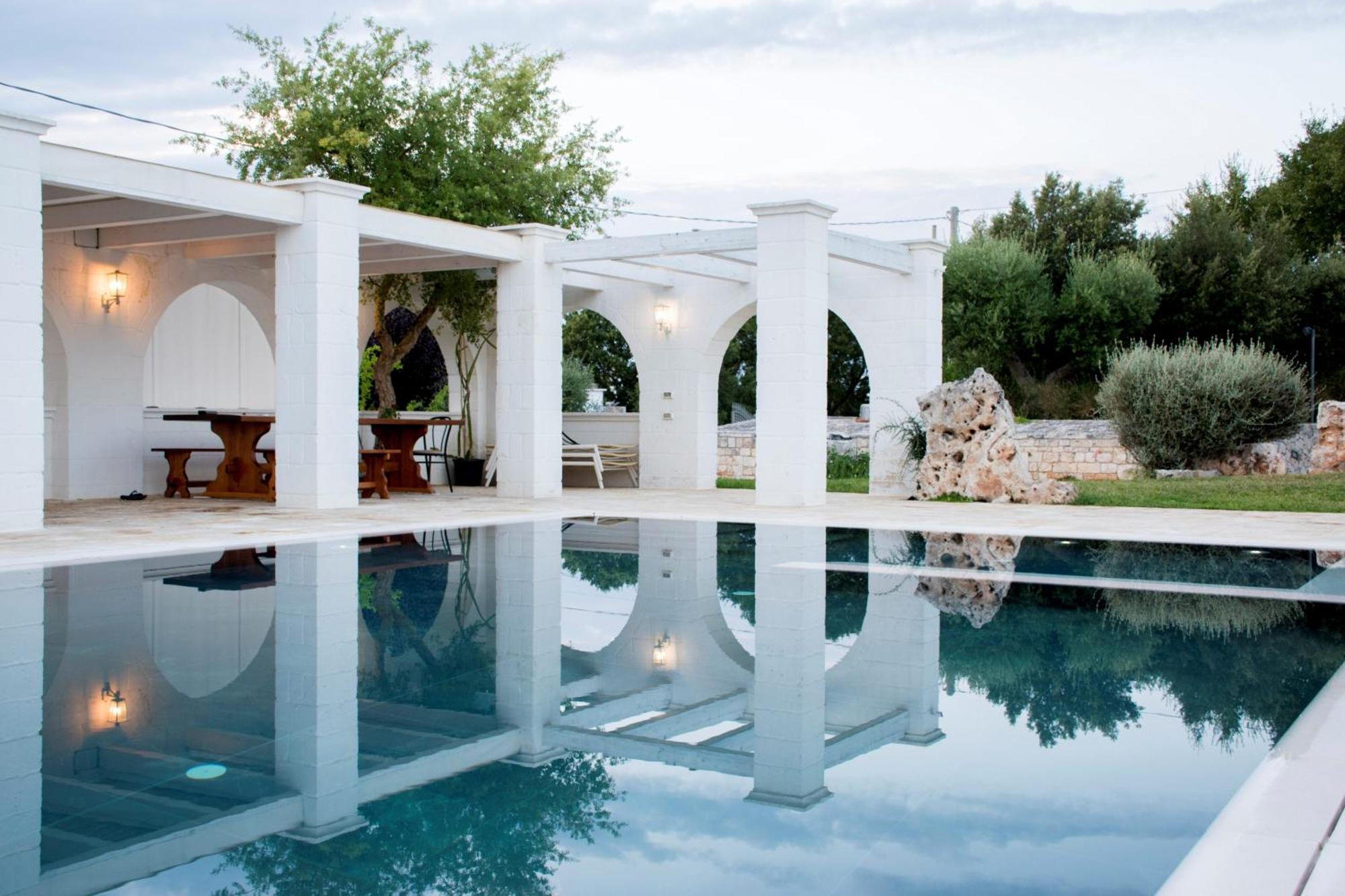 Trullo Cinquenoci Suite Locorotondo Dış mekan fotoğraf