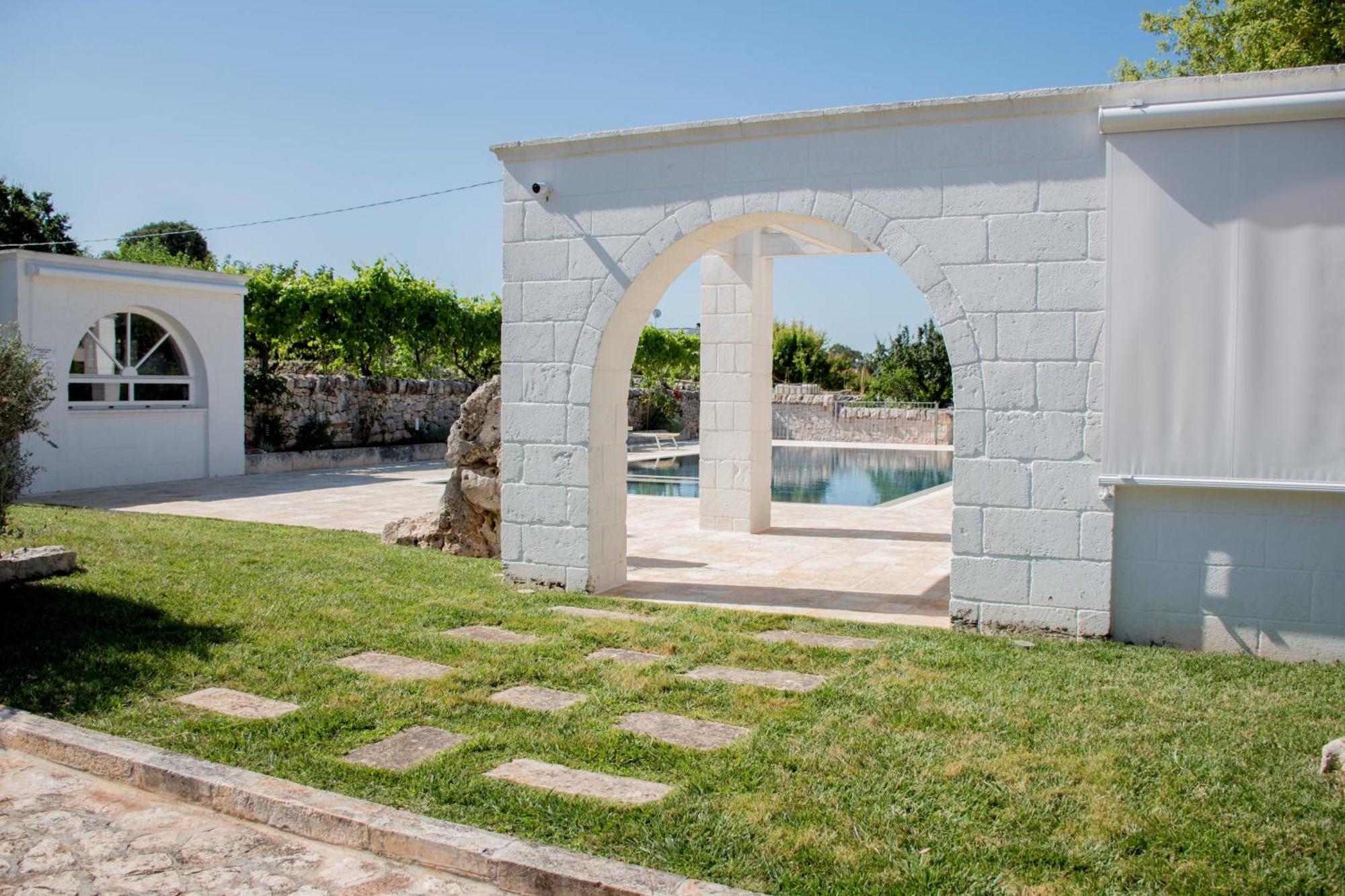 Trullo Cinquenoci Suite Locorotondo Dış mekan fotoğraf